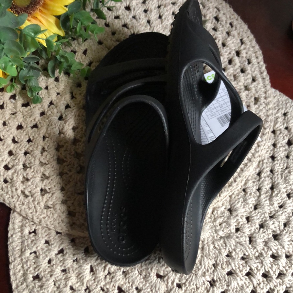 CROCS Black Slip-On Kadee II Sandals. SIZE 8 - Picture 7 of 10